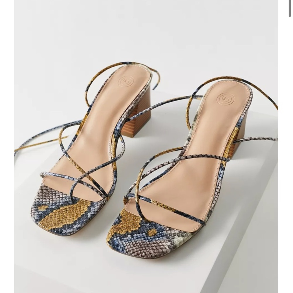 NWT UO Sienna Strappy Sandal